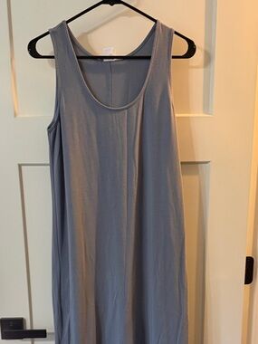 lola Sleeveless Scoop Maxi Dress in Slate Blue